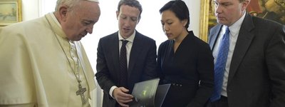 Папа встретился с основателем Facebook