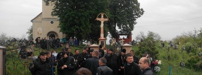 Парафия УПЦ (МП) оказала сопротивление судебным исполнителям, не желая возвращать храм греко-католикам