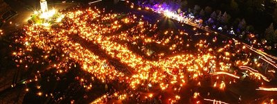 У Зарваниці відбулася традиційна молитовна хода зі свічками