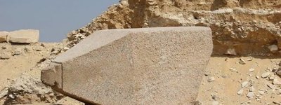 Археологи обнаружили в Египте обелиск возрастом четыре тысячи лет