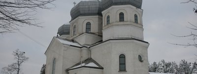Святі у вишиванках та сотники УПА на стелі: унікальна церква на Львівщині не перестає дивувати