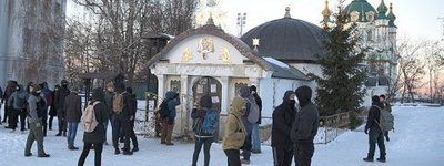 Суд відклав розгляд справи щодо храму-самобуду УПЦ МП біля Десятинки