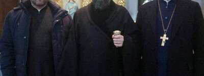 Підозрюю, що деякі наші «стоятєлі в вєрє» стоять за чемоданчики від Новінського, – отець Віктор Мартиненко