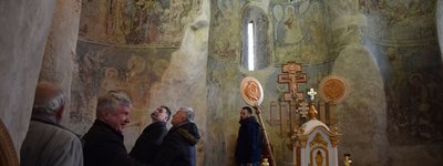 Науковці радилися, як зберегти розписи третього за давністю храму-пам'ятки в Україні
