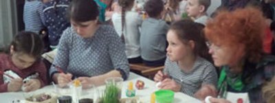 Майстер-клас з писанкарства для майже двох сотень дітей і дорослих провели в Івано-Франківську
