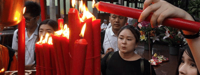 У найбільшому буддійському храмі Тайваню заборонили палити свічки