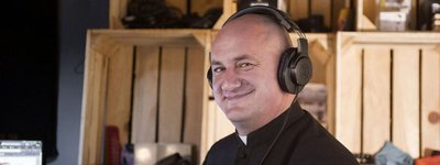 Микола Мишовський – священик, який має онлайн-парафію