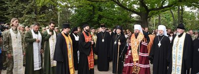 Архиєпископ УПЦ в США Даниїл відвідав разом з Митрополитом Епіфанієм Маріуполь