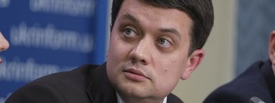 У Зеленського уникають відповідей на питання про Донбас та УПЦ МП