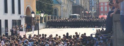 Московский православный храм приютил мирных протестующих, которых преследовала полиция