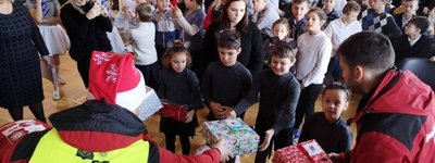 «Різдвяний конвой» привіз в Україну 36 тисяч подарунків для потребуючих дітей