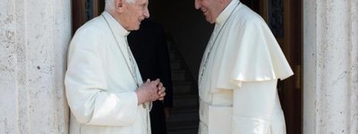 Угроза двоепапия. Как "пенсионера" Бенедикта XVI используют против Франциска (рос.)