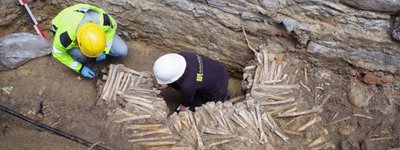Стіну з людських кісток виявили археологи під церквою в Бельгії