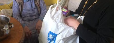 У Київській архиєпархії УГКЦ продуктами та ліками допомагають одиноким літнім людям