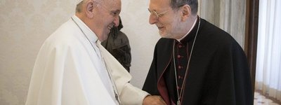 Архиєпископ Клаудіо Ґуджеротті з Папою Франциском