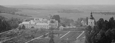 Крехівський монастир на світлинах 1900-х років