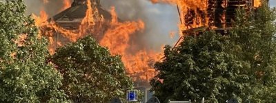 Огонь полностью уничтожил старинный деревянный храм в Донецкой области