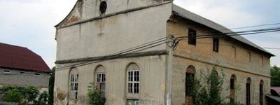 Одну із найстаріших в Україні синагог продовжують реконструювати на Закарпатті