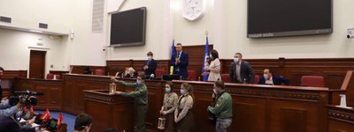 Благодатний Вифлеємський вогонь пластуни принесли у Київраду