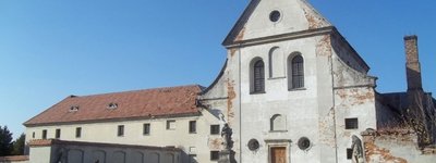 Руйнування Монастиря Капуцинів Олеського замку зупинено