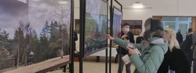 В Ужгороді відкрилась фотовиставка дерев’яних церков туристичного регіону Карпат