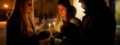 107 свічок запалили студенти УКУ у пам’ять про Героїв Небесної Сотні