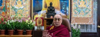 Далай-лама впевнений, якби жінки керували світом, то планету б оповила гармонія