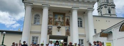 Група віруючих УПЦ МП на велосипедах подолала 450 км з Києва до Почаєва
