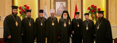 Metropolitan Anthony handed over the money collected in the dioceses of the UOC-MP to the Patriarch of Antioch