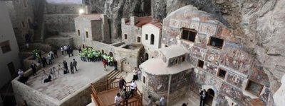 У Туреччині для відвідувачів відкрили унікальний скельний монастир