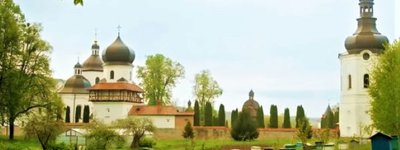 У монастирі на Львівщині ченці виготовляють натуральні смаколики: процес супроводжується молитвою