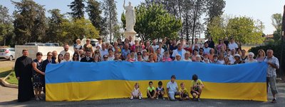 Український стяг розгорнули біля пам’ятника Тарасові Шевченку на території собору УГКЦ в Римі
