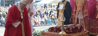 Папа у Словаччині відслужив Літургію у візантійському обряді
