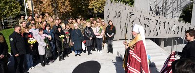 Завжди будемо вдячні їм. Предстоятель ПЦУ освятив Меморіал воїнам-киянам, які полягли за Україну