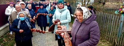 У селі на Івано-Франківщині відбулась молитовна хода з 5-метровою вервицею