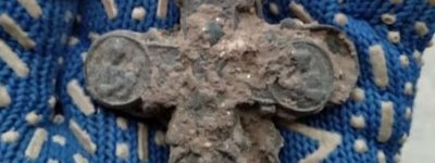 В Софии Киевской археологи обнаружили уникальный крест