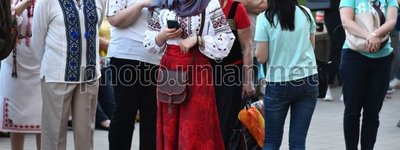 Туристки-мусульманки масово скуповують українські вишиванки