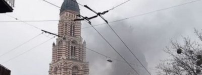 В центре Харькова вспыхнул масштабный пожар в Благовещенском соборе УПЦ МП