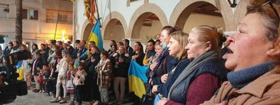 Спільна молитва за мир та хвилина мовчання: українців підтримали на Ібіці й в Аахені