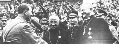 Адольф Гитлер приветствует рейхсепископа Л.Мюллера в Нюрнберге, сентябрь 1934