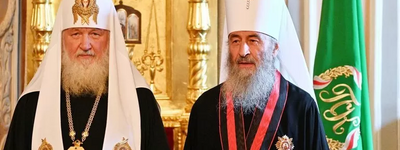 Митрополит Онуфрій (праворуч) 29 травня вперше не пом'янув Кирила як свого патріарха. Це рішучий крок для закріплення незалежного статусу УПЦ