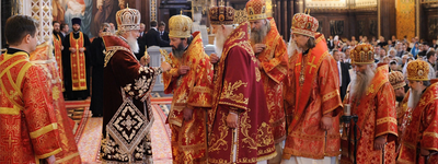 Служба в храме Христа Спасителя в Москве в мае 2012 года, в пятую годовщину возобновления канонического общения РПЦ и РПЦЗ