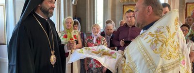 Exarch of the Ecumenical Patriarch presents an icon with Great Martyr Barbara’s relics fragment to the Church in Novovolynsk