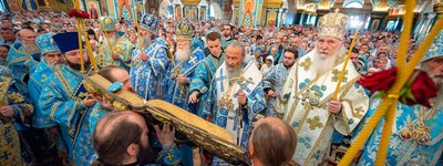 Митрополит УПЦ МП Онуфрій молився у Почаєві