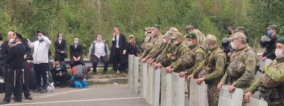 У Тернополі затримали групу хасидів за фотографування військового блокпосту