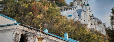 Пошкодження монастиря, який розташований на схилах річки Сіверський Донець, 3 жовтня, 2022 року