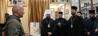 Музею на Хмельниччині передали особисті речі митрополита Володимира (Сабодана)