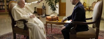 Ukrainian children presented the Pope with a pigeon with a wounded wing