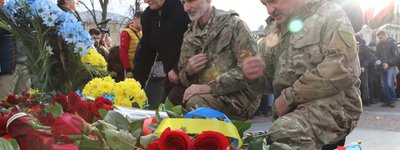 У Львові біля пам’ятника Бандері молились за Україну