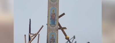 В Марьинке полностью разрушен храм УПЦ МП, уцелела только колонна с ликами святых